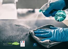 Certibiocide : pourquoi cette certification devient indispensable en prothésie ongulaire